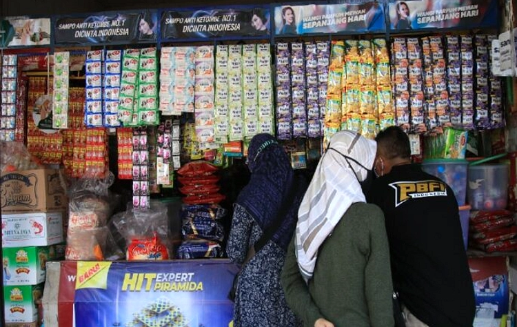 Warung Mart: Santapan Hangat di Tengah Ganggeng Timur yang Bikin Kembali